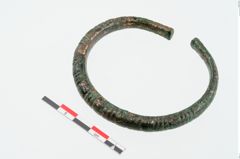 Foto von Bronzeperlarmreif (NHMW-PRAE-025007)